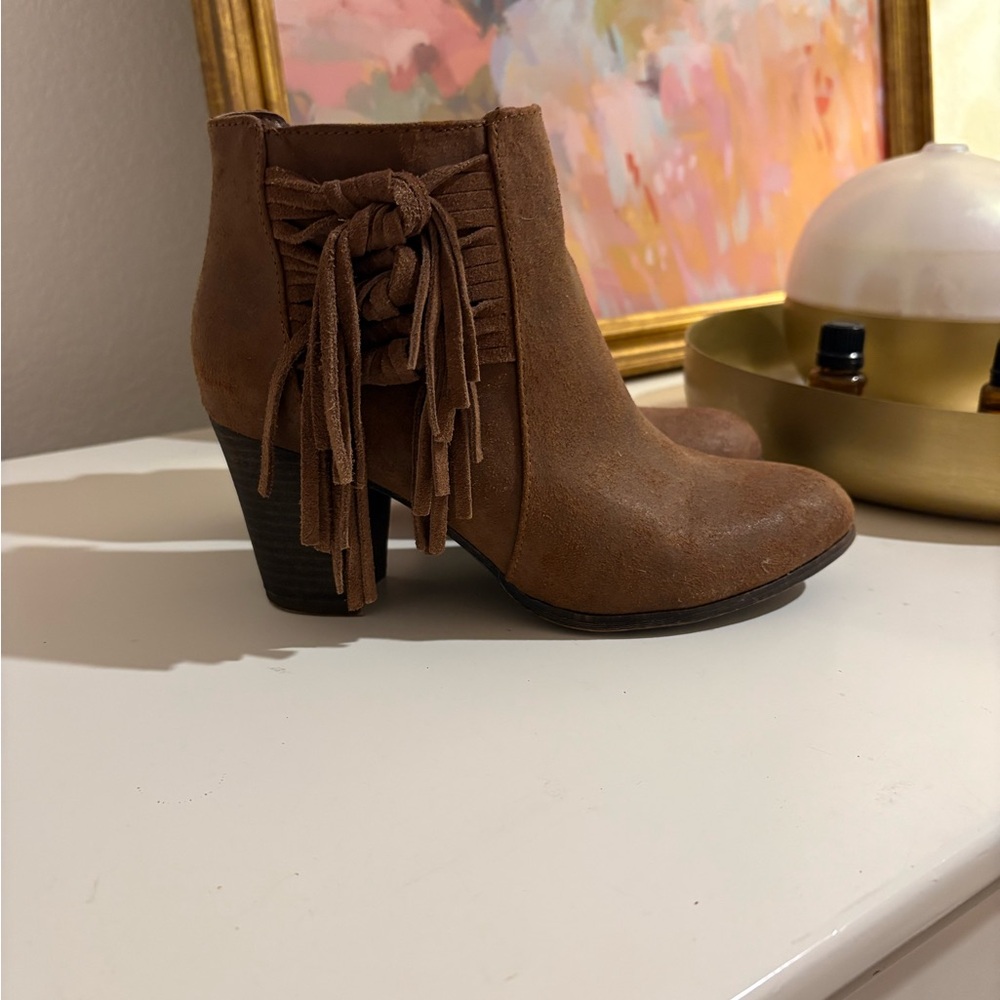 Stylish Tan Ankle Booties with Fringe
